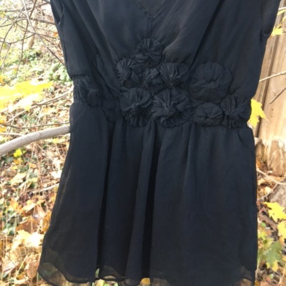 Beautiful NWOT Black Party/professional top with flowers size 4 - Picture 2 of 8